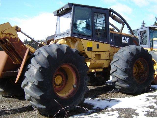 Forest Machines Caterpillar 525