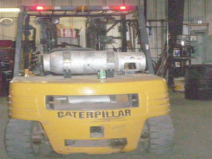 Freightelevator Caterpillar CP30