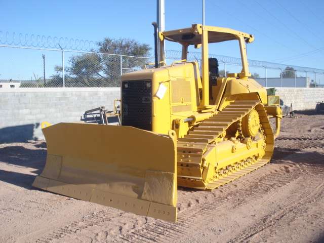 Dozers/tracks Caterpillar D6N