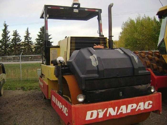 Compactadora Vibratoria Dynapac CC421