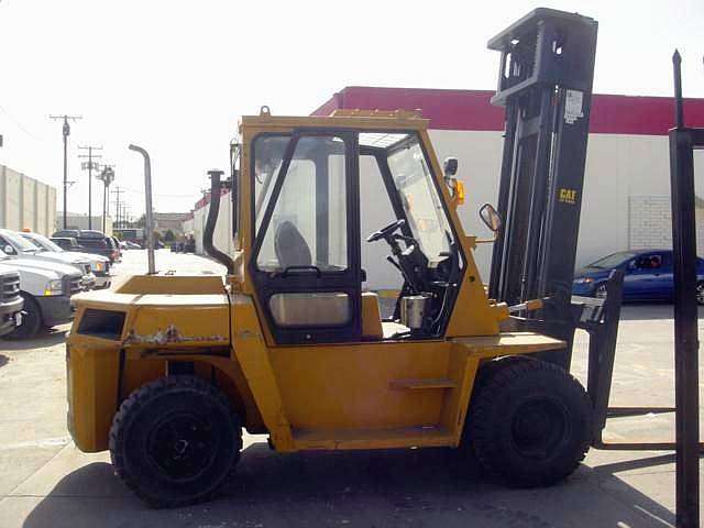 Freightelevator Caterpillar DP70