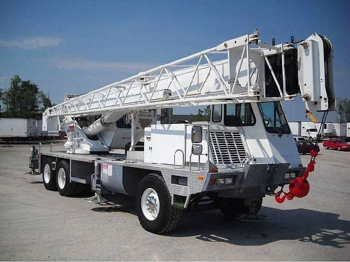 Cranes Terex T335