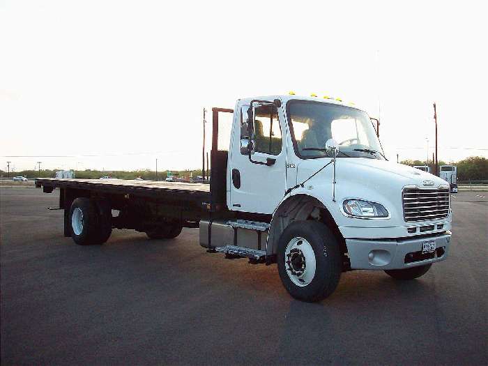 Tractor Truck Freightliner BUSINESS CLASS M2106