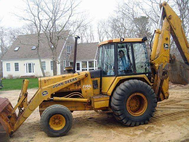 Backhoe Loaders Deere 710B