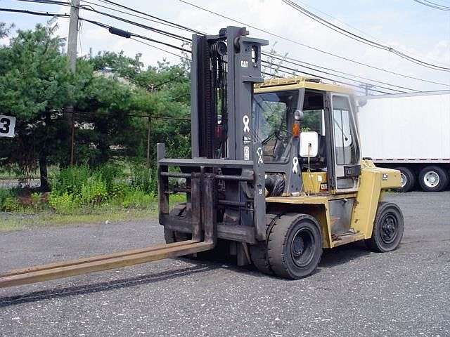 Montacargas Caterpillar DP70