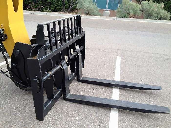 Montacargas Caterpillar TL1055  en venta Ref.: 1335806475746221 No. 4