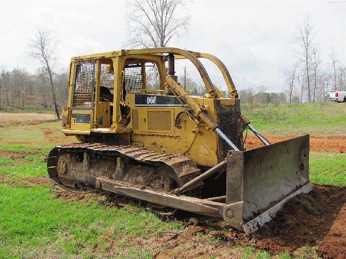 Dozers/tracks Caterpillar D6E