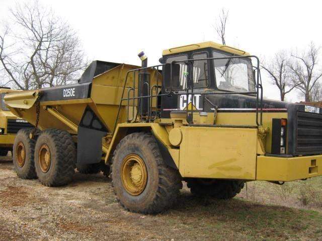 Off Road Truck Caterpillar D250E