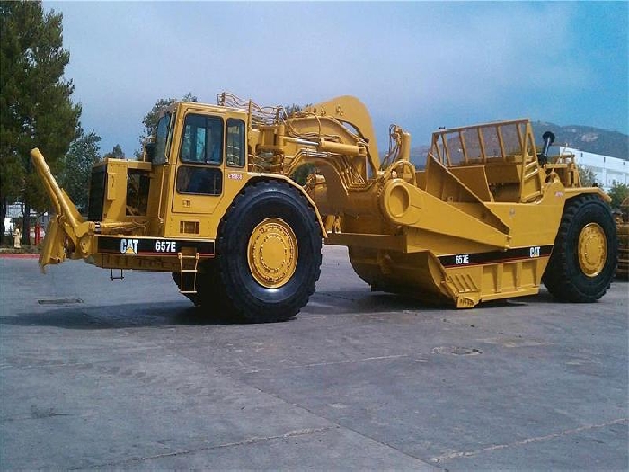 Screpers Caterpillar 657E
