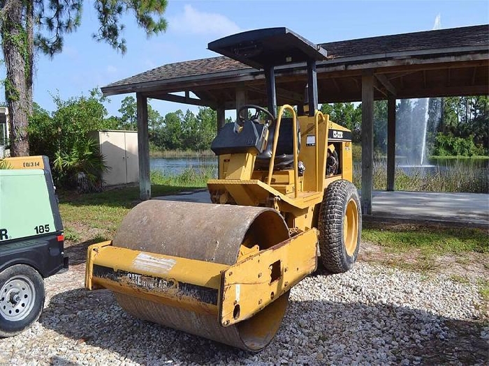 Vibratory Compactors Caterpillar CS-323 C