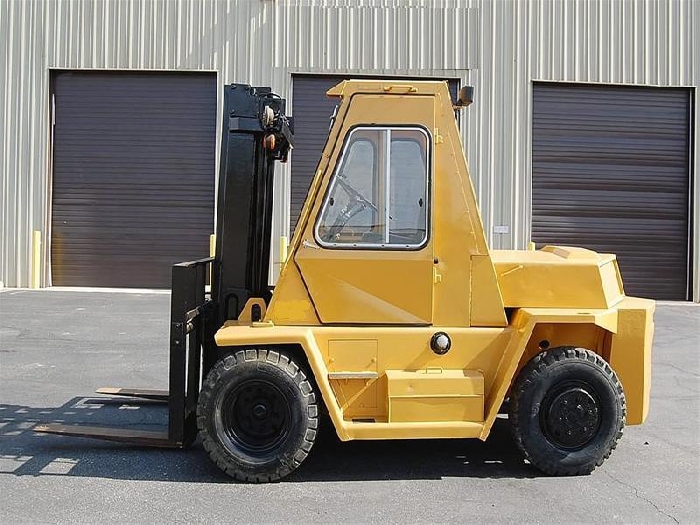 Montacargas Caterpillar V150
