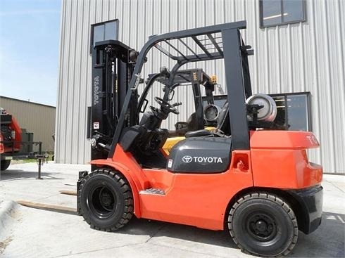 Montacargas Toyota 7FGU25