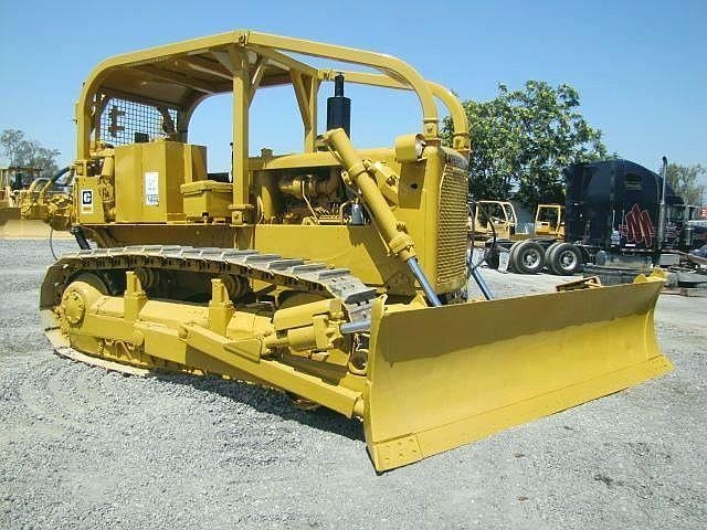 Dozers/tracks Caterpillar D6C