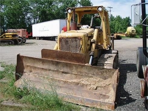 Dozers/tracks Caterpillar D5B