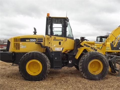 Cargadoras Sobre Ruedas Komatsu WA250  en buenas condiciones Ref.: 1368294937317930 No. 3