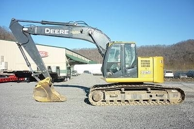 Hydraulic Excavator Deere 225D