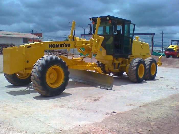 Motoconformadoras Komatsu GD650A  en venta, usada Ref.: 1369849920775273 No. 2