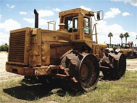 Soil Compactors Caterpillar 826C