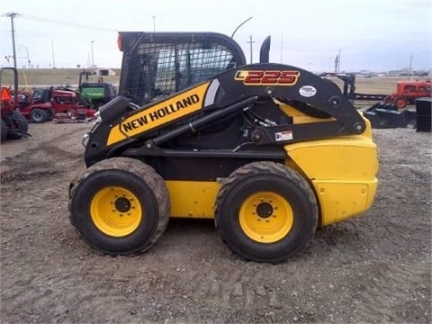 Minicargadores New Holland L225