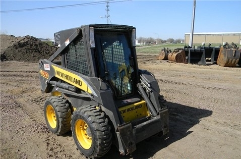 Minicargadores New Holland L170  de segunda mano a la venta Ref.: 1376487194644655 No. 2