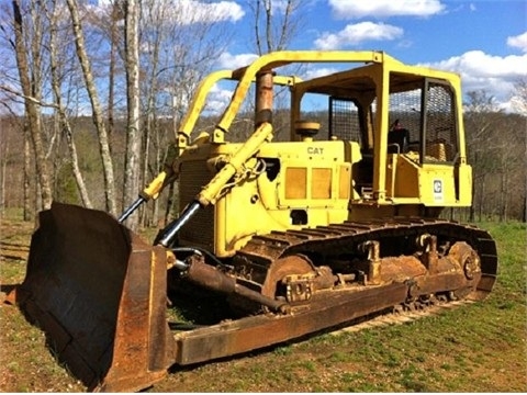 Dozers/tracks Caterpillar D6D