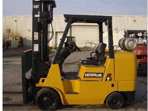 Freightelevator Caterpillar GC45K