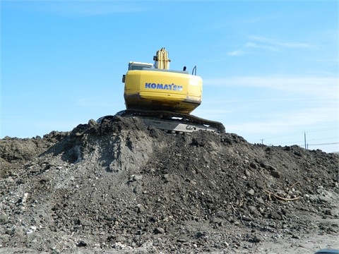  Komatsu PC200 seminueva en venta Ref.: 1392316436725489 No. 3