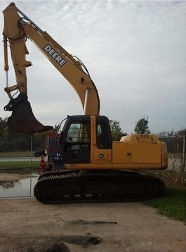 Hydraulic Excavator Deere 200C