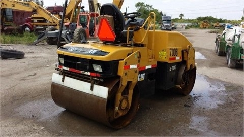 Compactadora Vibratoria Caterpillar CB-334E