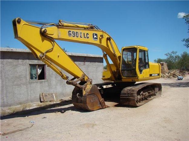 Hydraulic Excavator Deere 690B