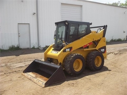 Miniloaders Caterpillar 242B