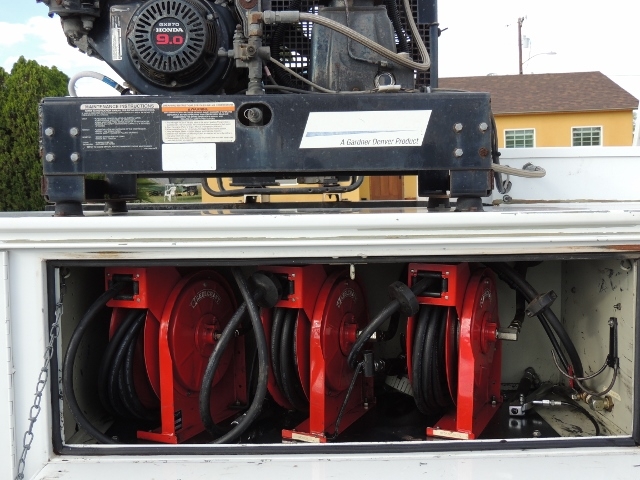 CARS -  Service Truck Ref.: 1398737937307569 No. 4