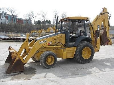 Backhoe Loaders Deere 710G