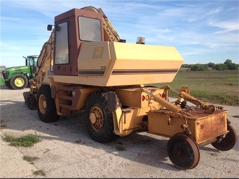 Excavadora Sobre Ruedas Case 1085C