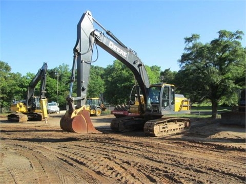 Hydraulic Excavator Deere 240D