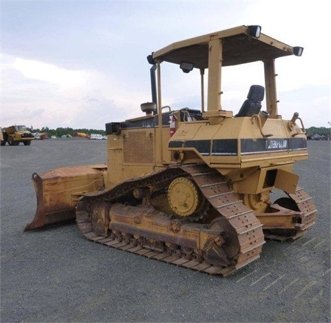 Dozers/tracks Caterpillar D5M