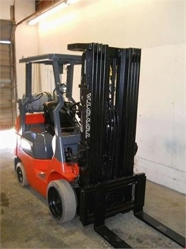 Freightelevator Toyota 7FBCU25