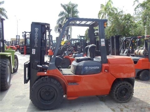 Montacargas Toyota 7FDU45