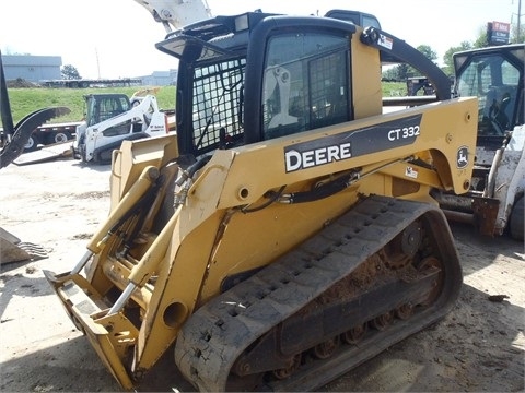 Miniloaders Deere CT332