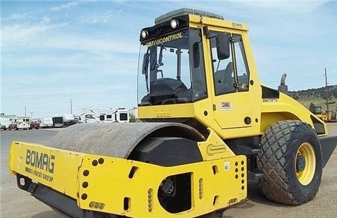  Bomag BW213D de segunda mano en venta Ref.: 1410444384643265 No. 2