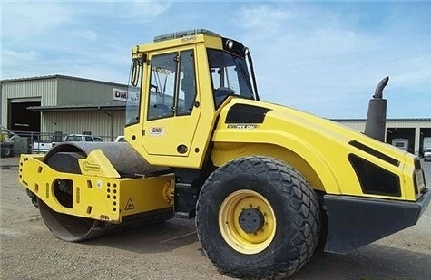  Bomag BW213D de segunda mano en venta Ref.: 1410444384643265 No. 3