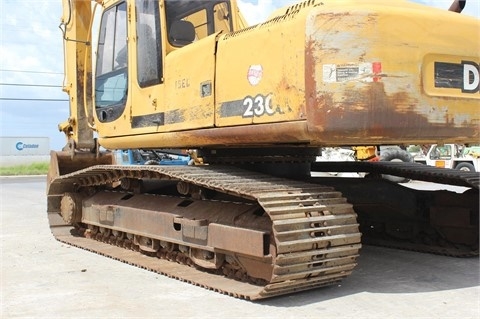 Excavadoras Hidraulicas Deere 230 LC de medio uso en venta Ref.: 1413229754064917 No. 2