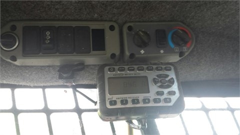 Minicargadores Bobcat S250 seminueva en perfecto estado Ref.: 1414466351545092 No. 4