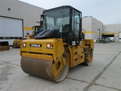 Compactadora Vibratoria Caterpillar CD54