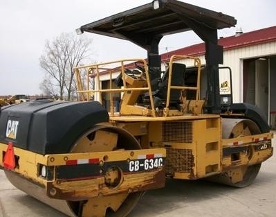 Compactadora Vibratoria Caterpillar CB-634C