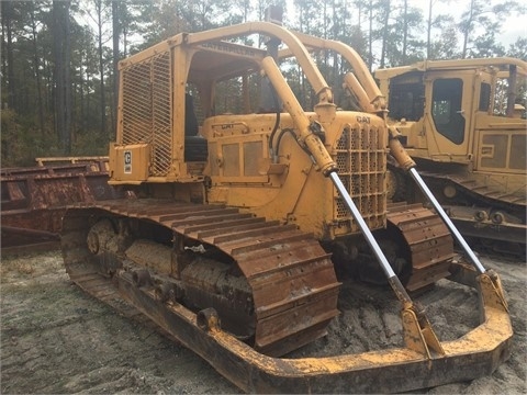 Dozers/tracks Caterpillar D6D