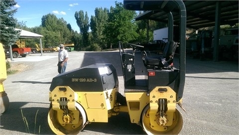 Compactadora Vibratoria Bomag BW120AD
