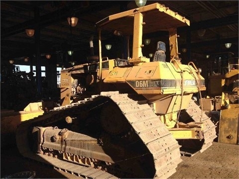 Dozers/tracks Caterpillar D6M