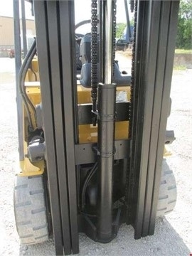 Freightelevator Caterpillar C6000