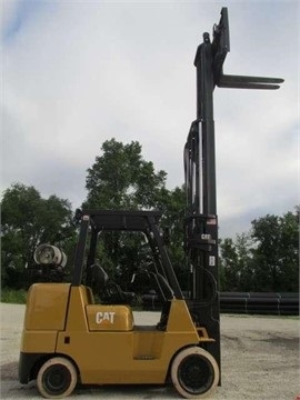 Freightelevator Caterpillar GC40K